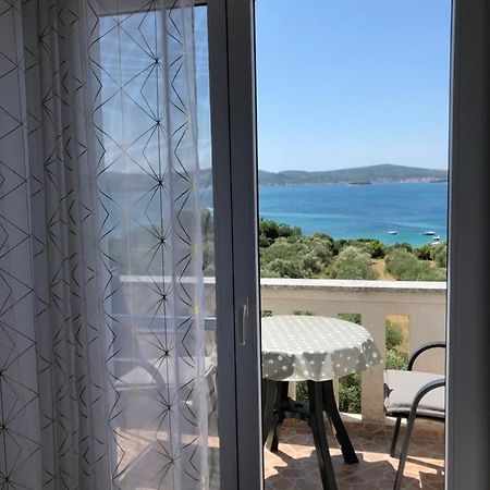 Apartments Delfini Sveti Filip i Jakov Bagian luar foto