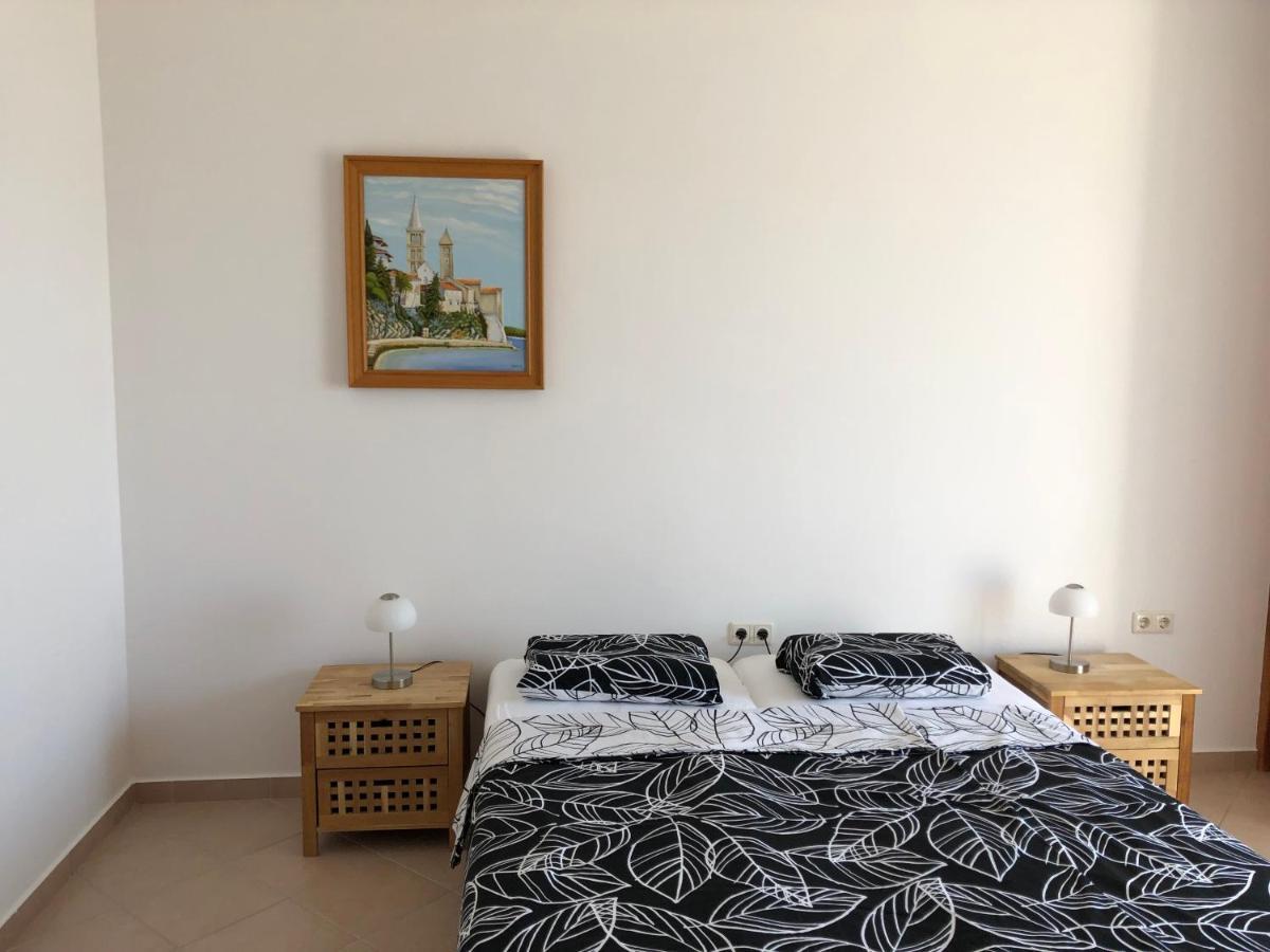 Apartments Delfini Sveti Filip i Jakov Bagian luar foto