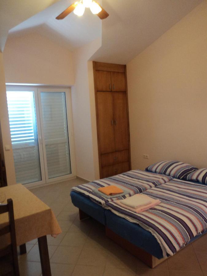 Apartments Delfini Sveti Filip i Jakov Bagian luar foto