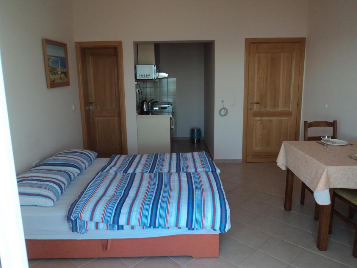 Apartments Delfini Sveti Filip i Jakov Bagian luar foto
