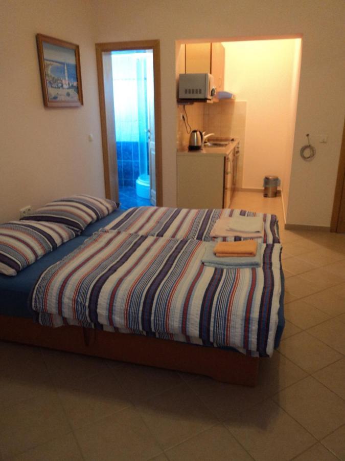 Apartments Delfini Sveti Filip i Jakov Bagian luar foto