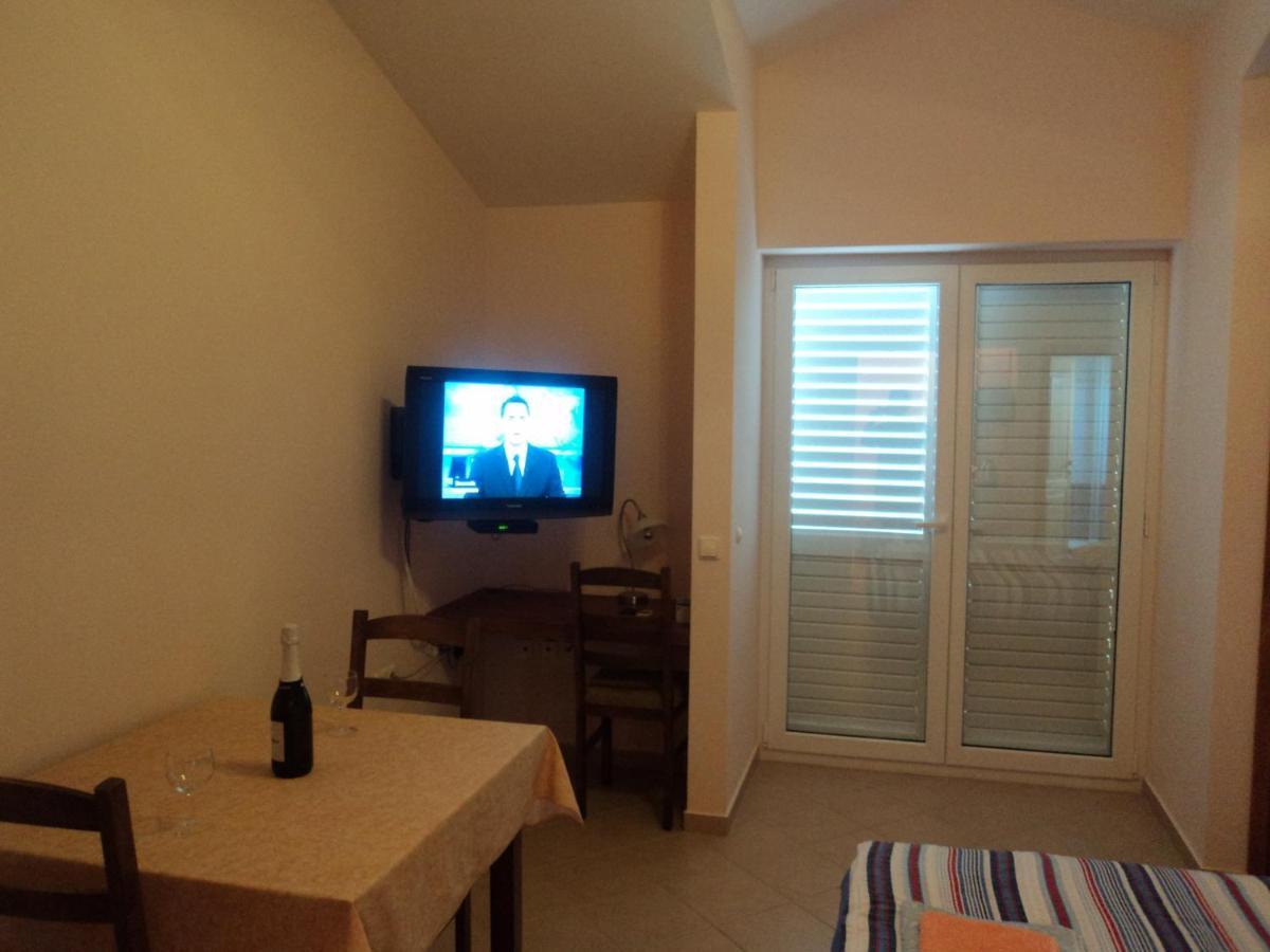 Apartments Delfini Sveti Filip i Jakov Bagian luar foto