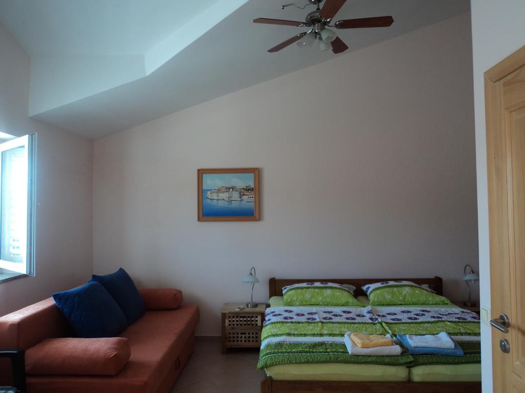 Apartments Delfini Sveti Filip i Jakov Ruang foto