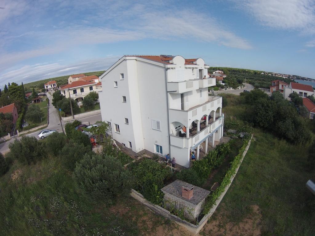 Apartments Delfini Sveti Filip i Jakov Bagian luar foto